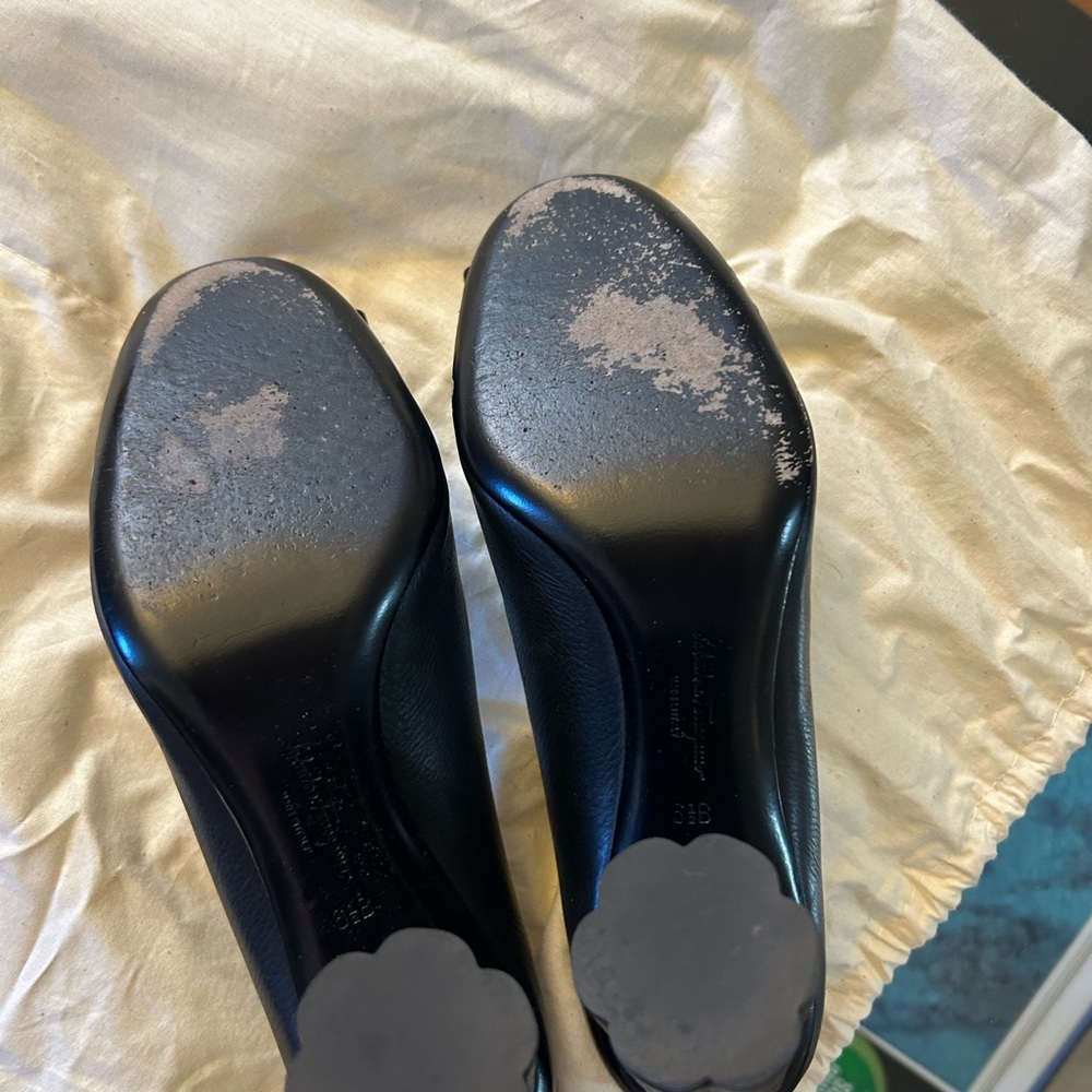Salvatore Ferragamo Black Heels with Gold Bow Detail - Picture 3 of 3